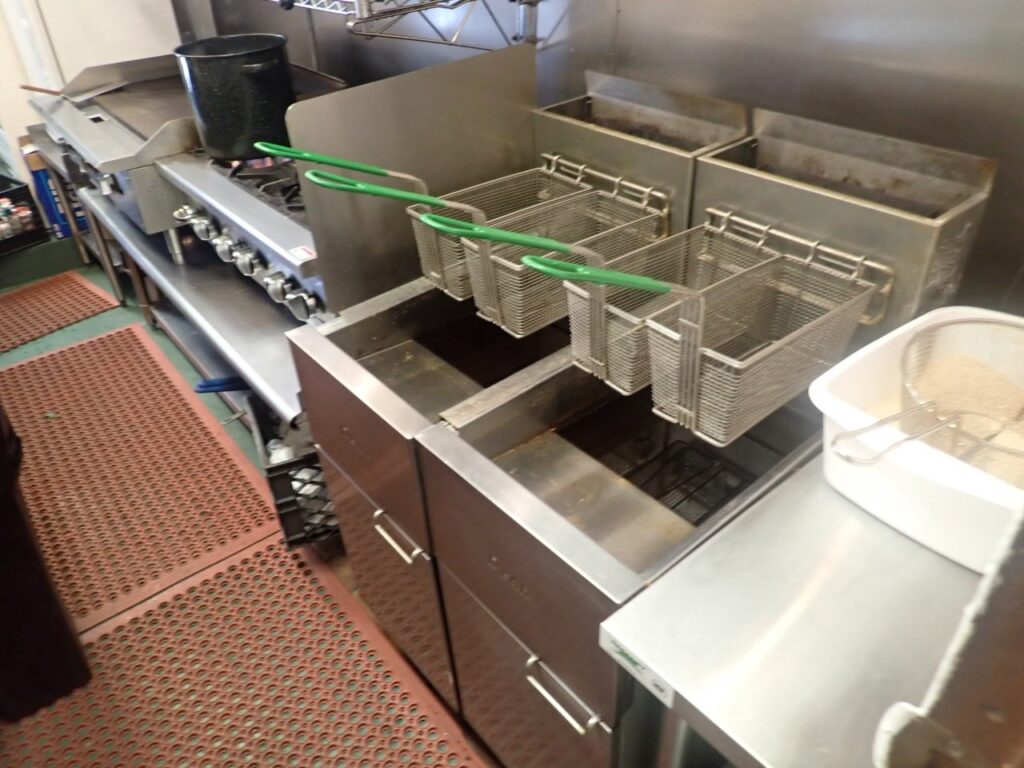 What are the special requirements for deep fat fryers in commercial